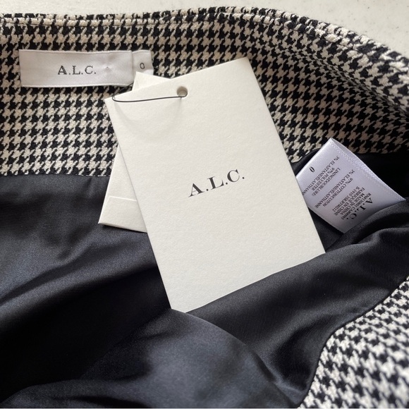 ALC Mini Skirt Preppy Houndstooth Ruffle Skirt Black White Zip Close NWT - Picture 6 of 10